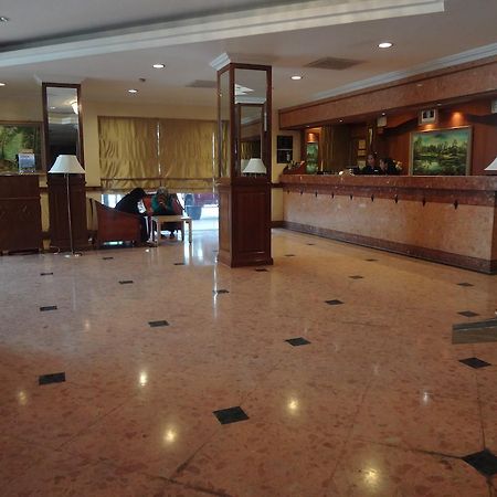 Holiday Villa Hotel City Centre Phnom Penh Exteriör bild