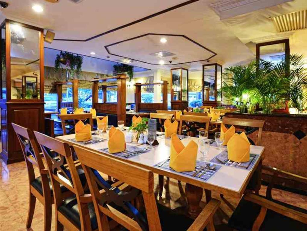 Holiday Villa Hotel City Centre Phnom Penh Exteriör bild