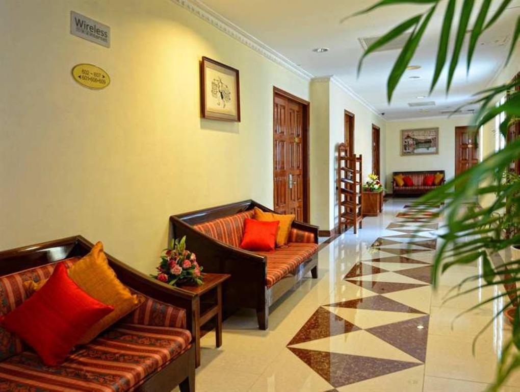 Holiday Villa Hotel City Centre Phnom Penh Exteriör bild