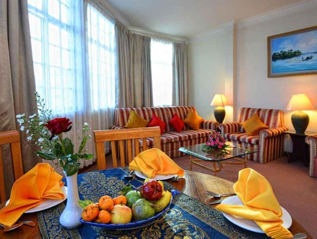 Holiday Villa Hotel City Centre Phnom Penh Exteriör bild
