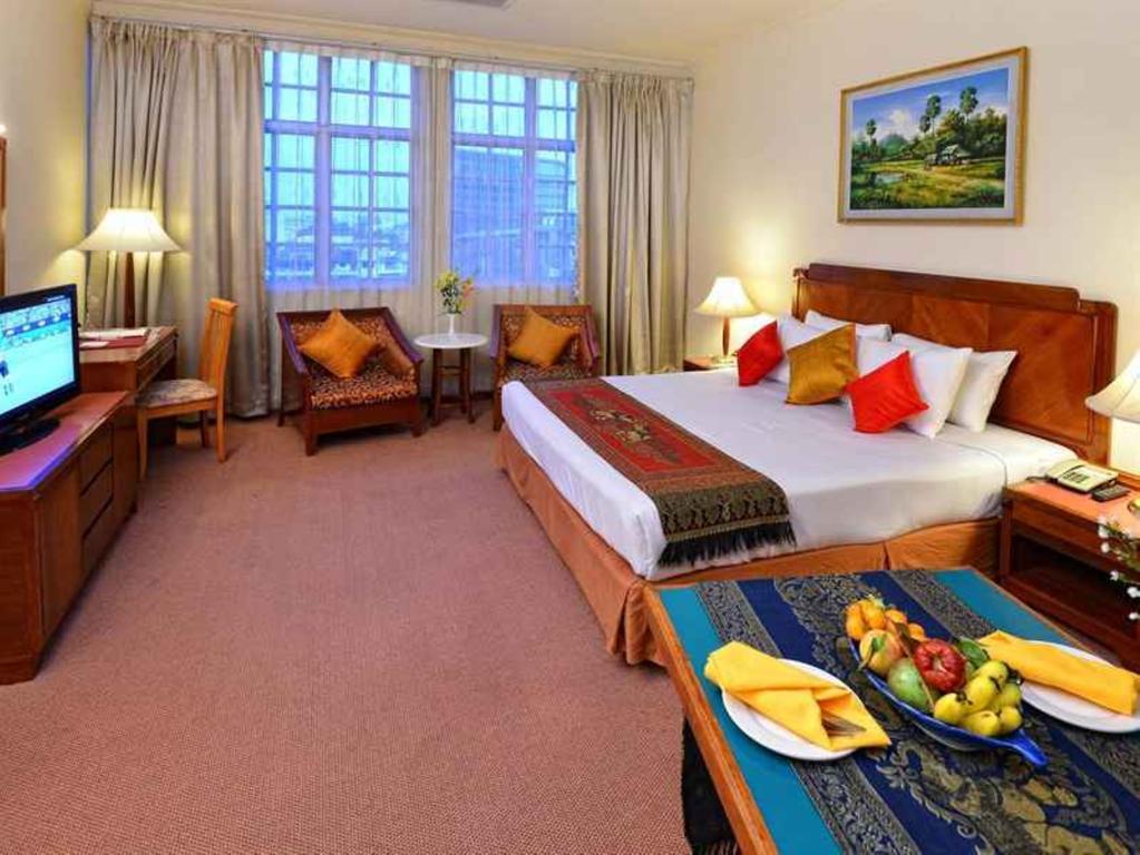 Holiday Villa Hotel City Centre Phnom Penh Rum bild