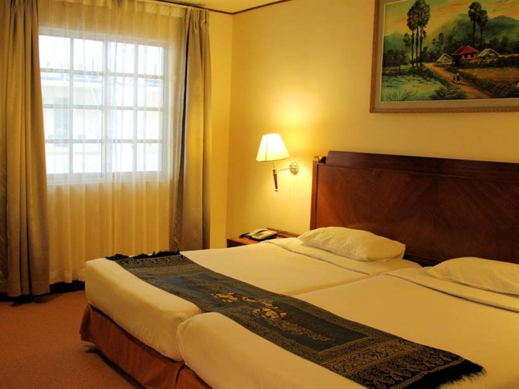 Holiday Villa Hotel City Centre Phnom Penh Rum bild