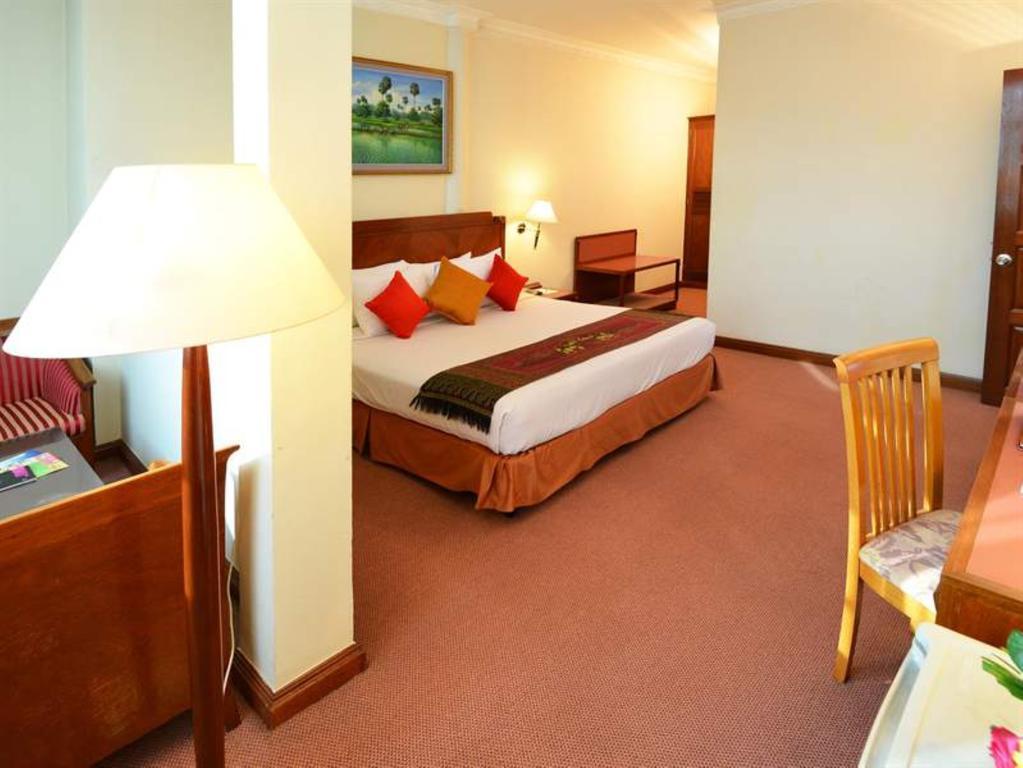 Holiday Villa Hotel City Centre Phnom Penh Rum bild
