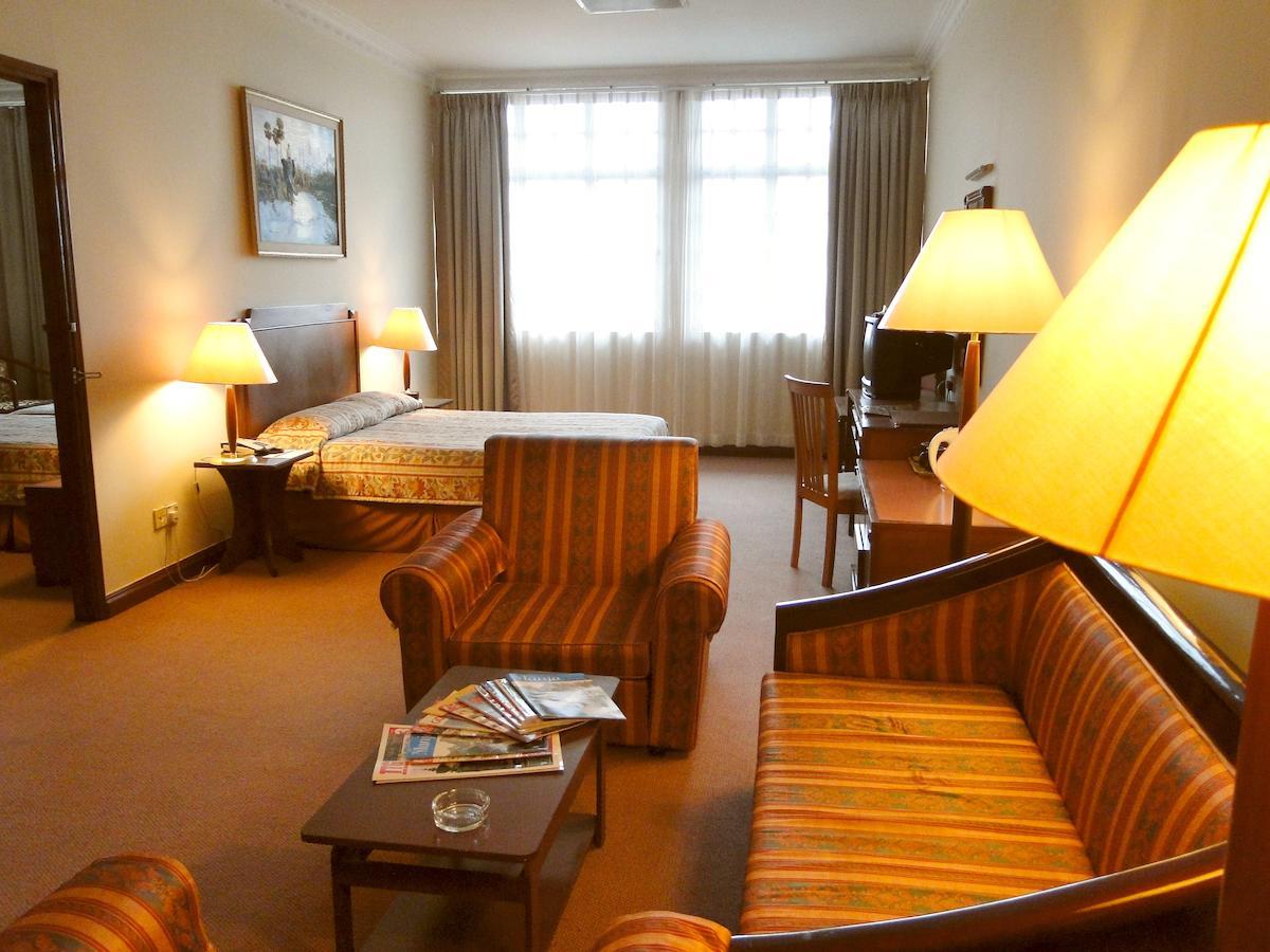 Holiday Villa Hotel City Centre Phnom Penh Rum bild