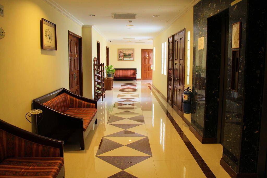 Holiday Villa Hotel City Centre Phnom Penh Exteriör bild